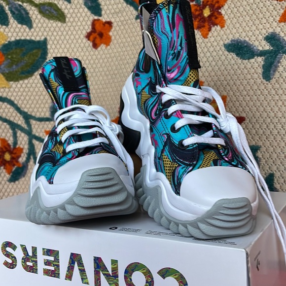 Converse A00660C
RUN STAR MOTION HI
BLACK/ASH STONE/WHITE
Chuck Taylor All Str M - Picture 9 of 16